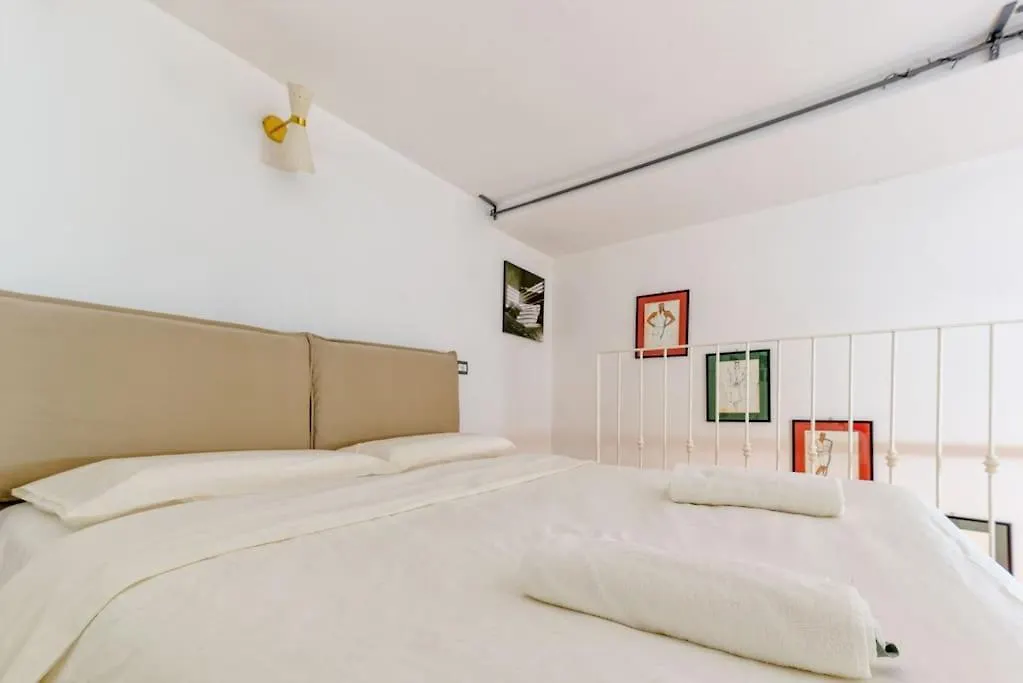 Fashion Loft - 8 Min To Duomo Apartment Milan